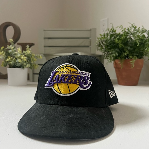 Los Angeles Lakers New Era Adjustable Hat - Picture 1 of 6